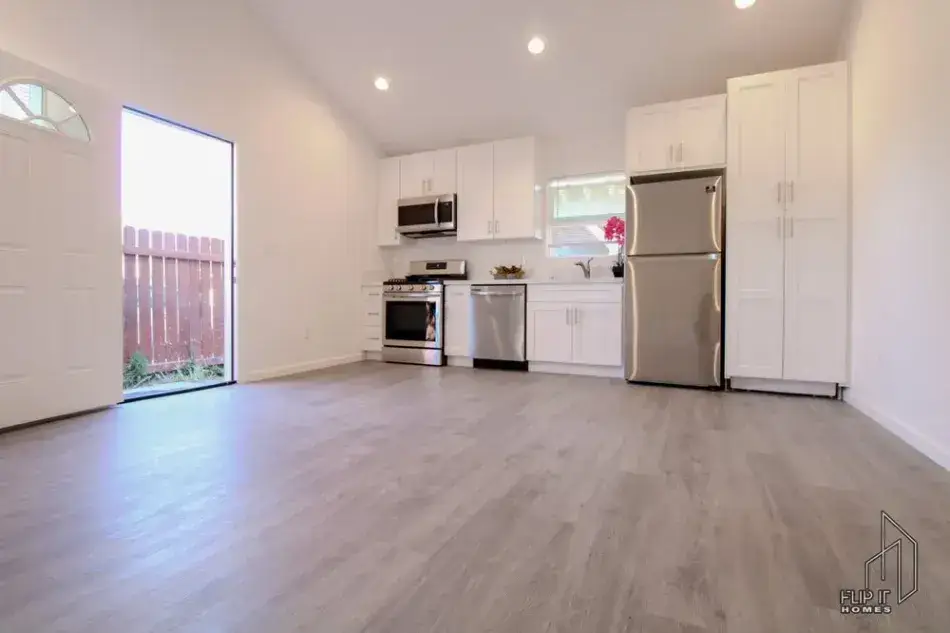 ADU in Woodland Hills
